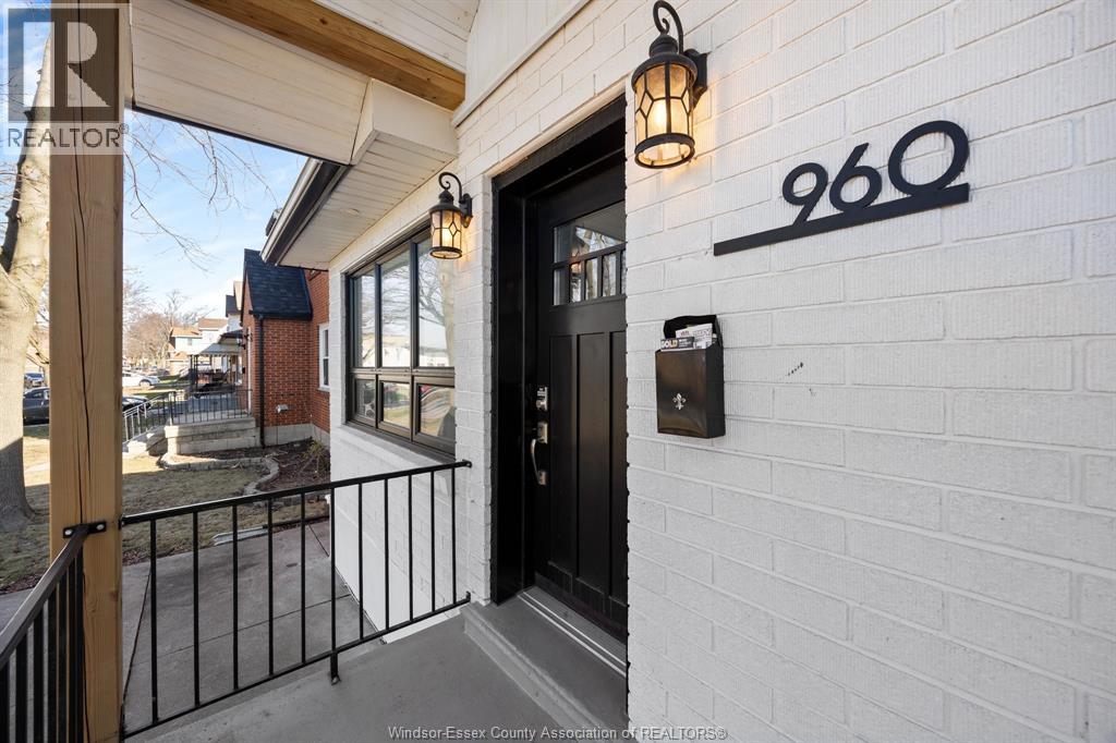 960 Janette, Windsor, Ontario  N9A 5A1 - Photo 3 - 26004946