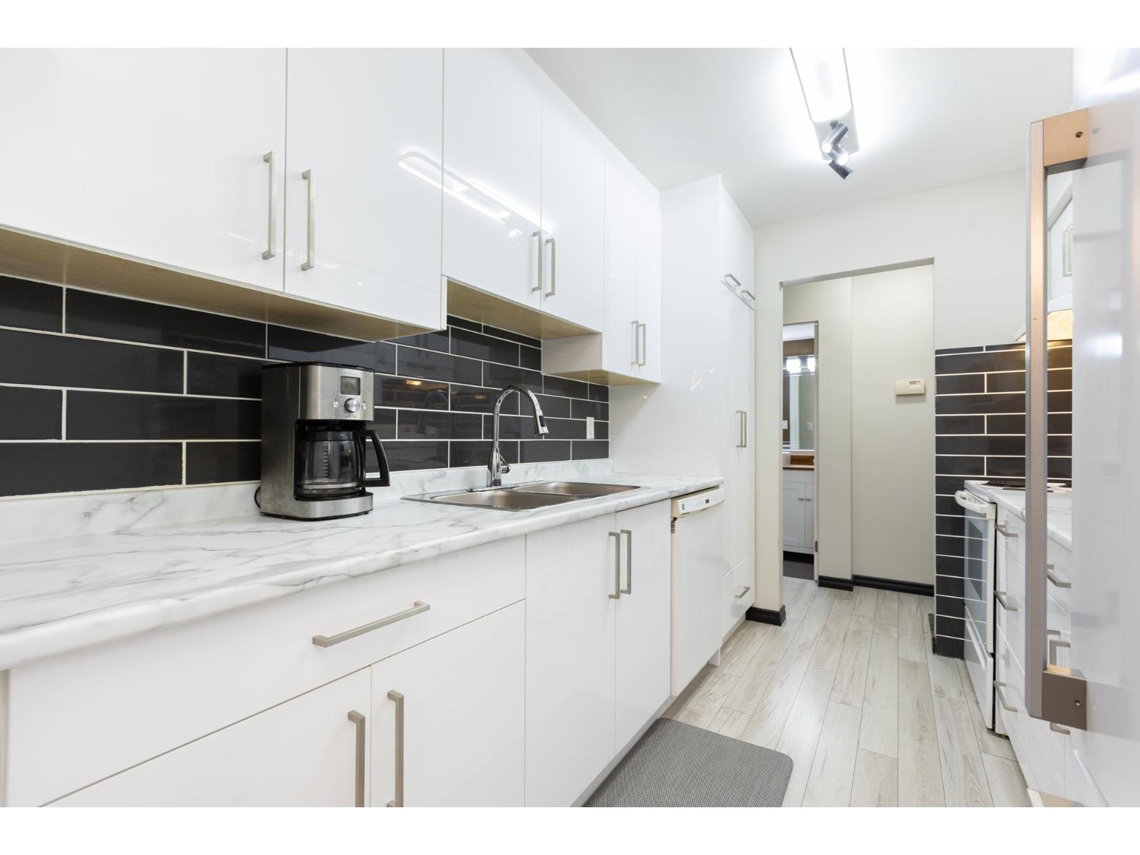 4 14171 104 Avenue, Surrey, British Columbia  V3T 1X6 - Photo 11 - R3097244