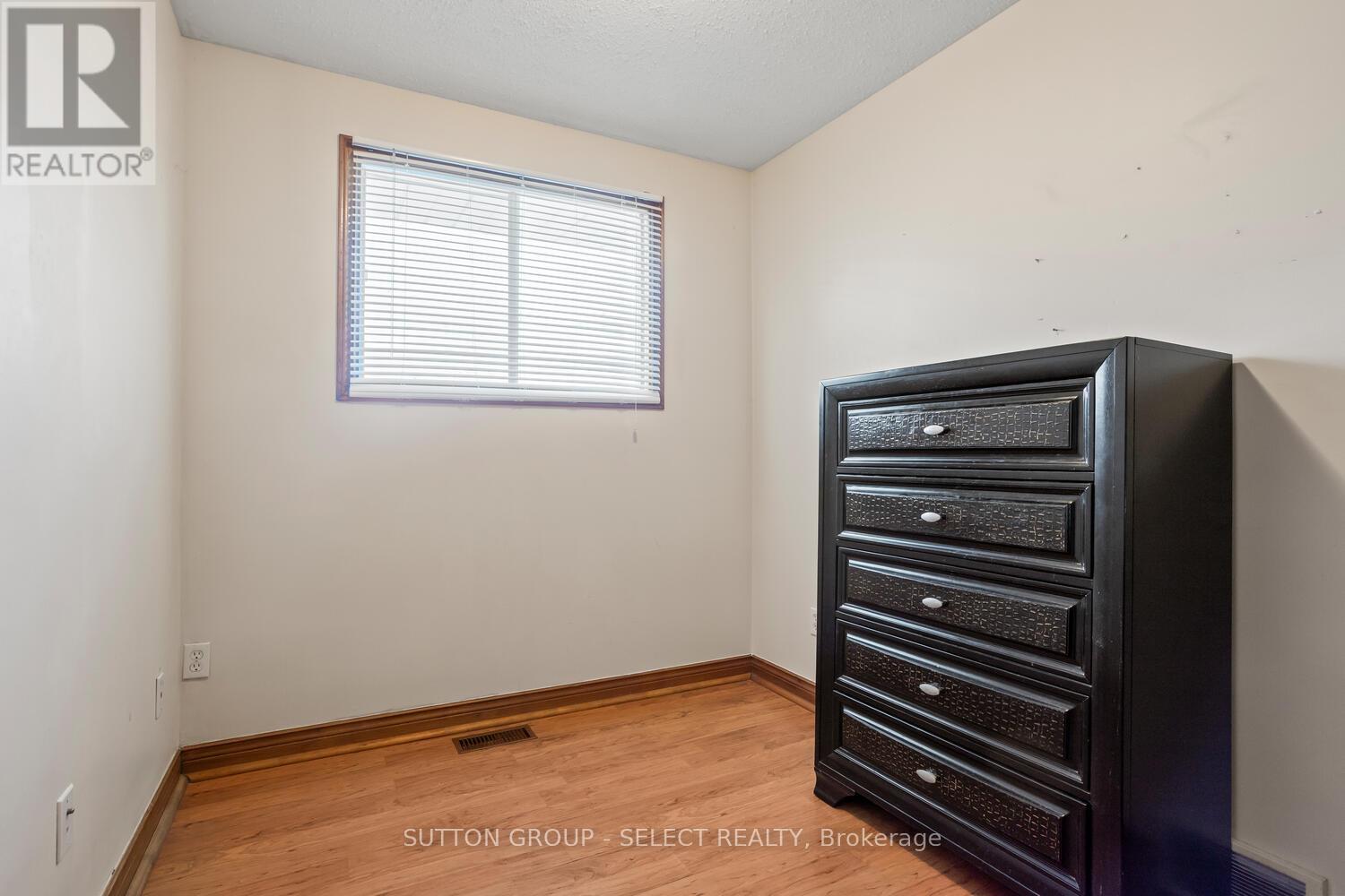 31 Meadowview Road, London South, Ontario  N6J 4E5 - Photo 18 - X12865870