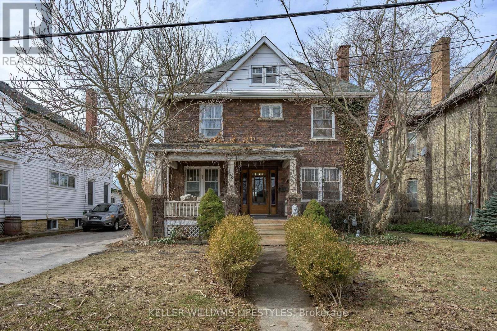 58 East Street, St. Thomas, Ontario  N5P 2R2 - Photo 2 - X12865990