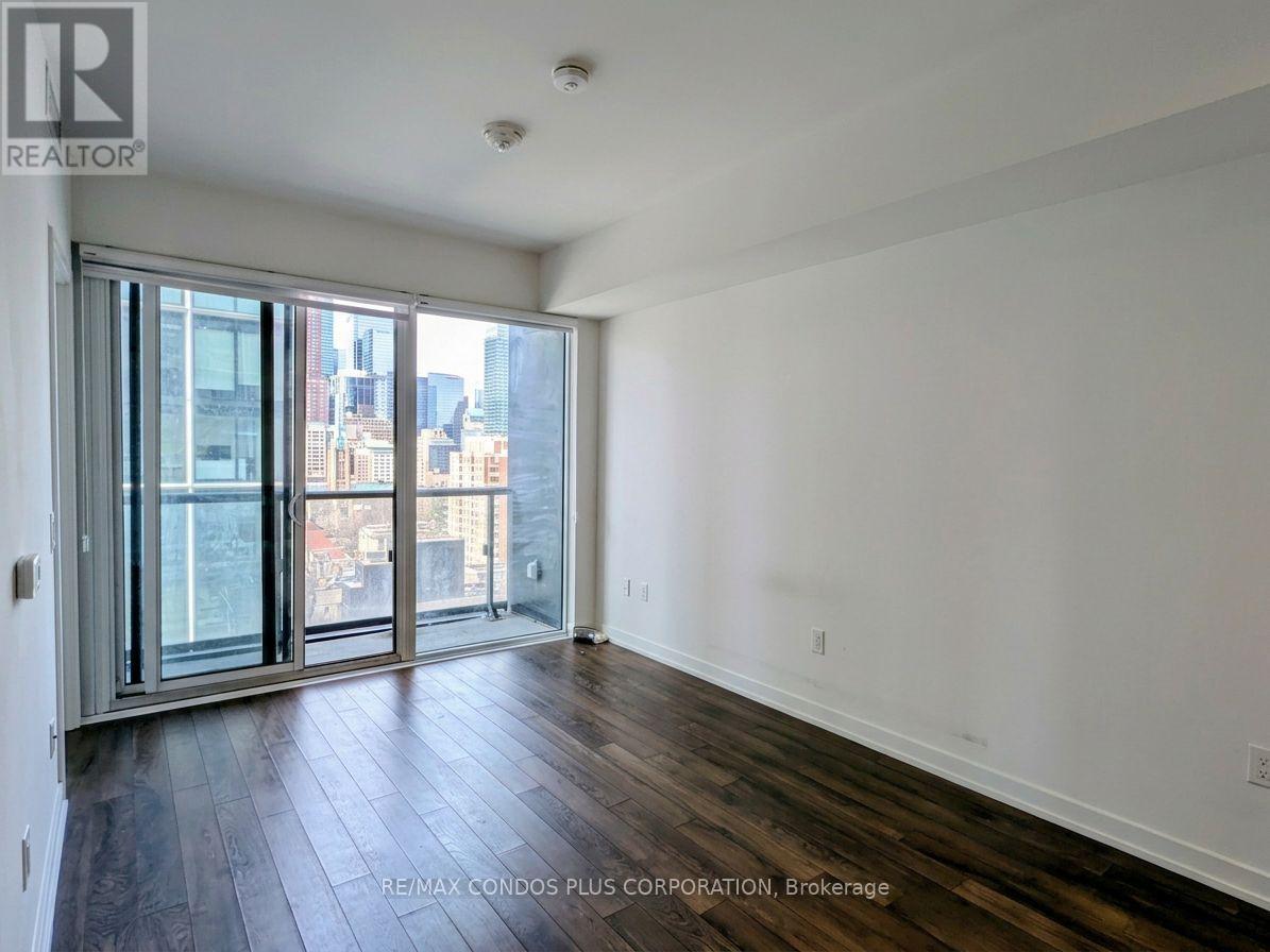 1617 - 158 Front Street E, Toronto, Ontario  M5A 0K9 - Photo 2 - C12864302