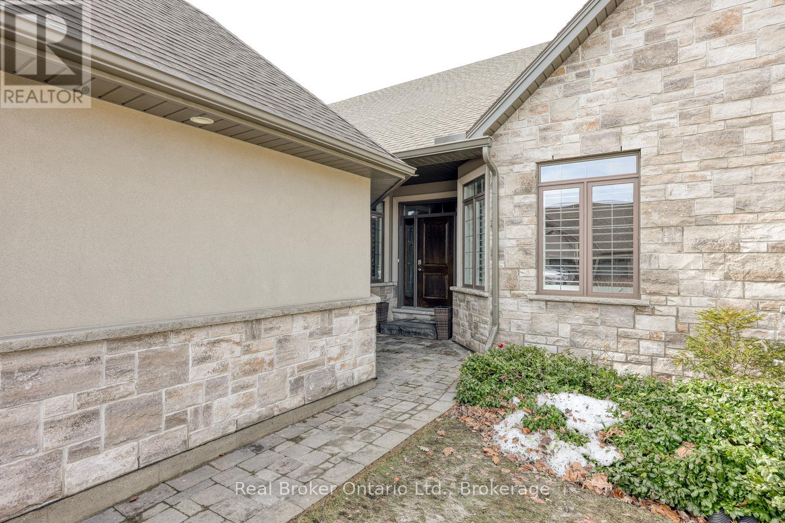 2 - 247 Munnoch Boulevard, Woodstock, Ontario  N4T 0K2 - Photo 11 - X12865964