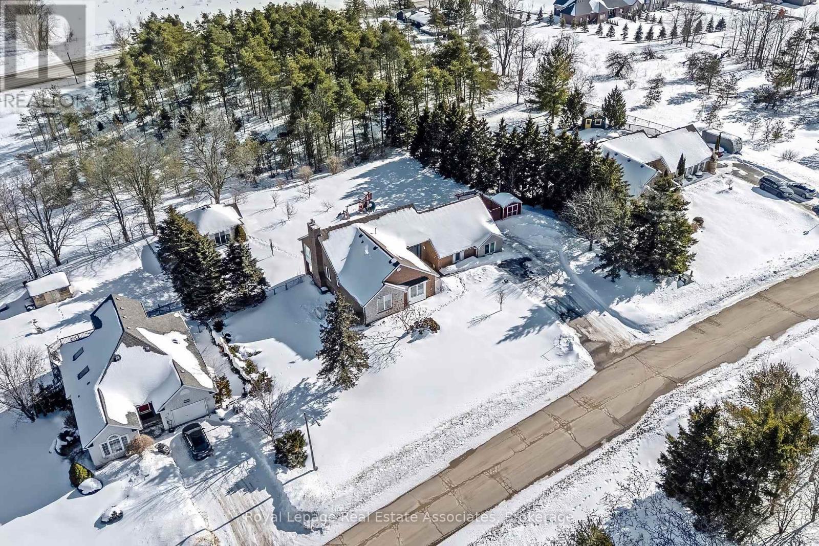 10 Kildare Drive, Erin, Ontario  N0B 1T0 - Photo 46 - X12842706