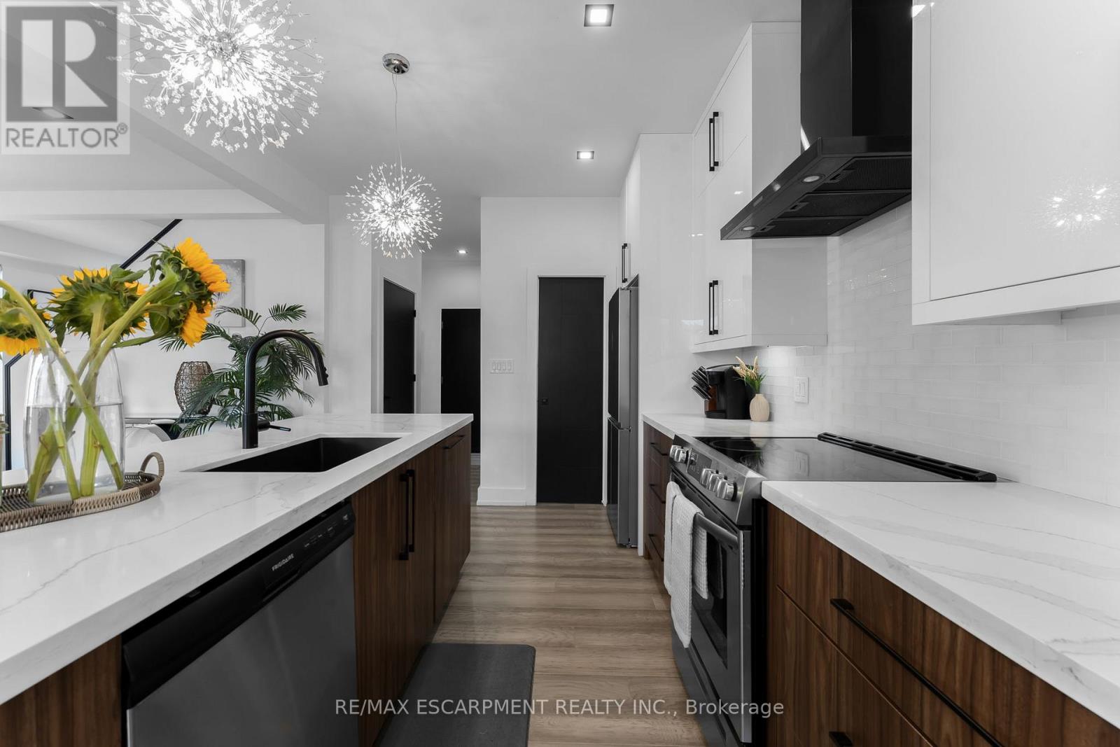 14 Willowbrook Drive, Welland, Ontario  L3C 0G1 - Photo 11 - X12646498