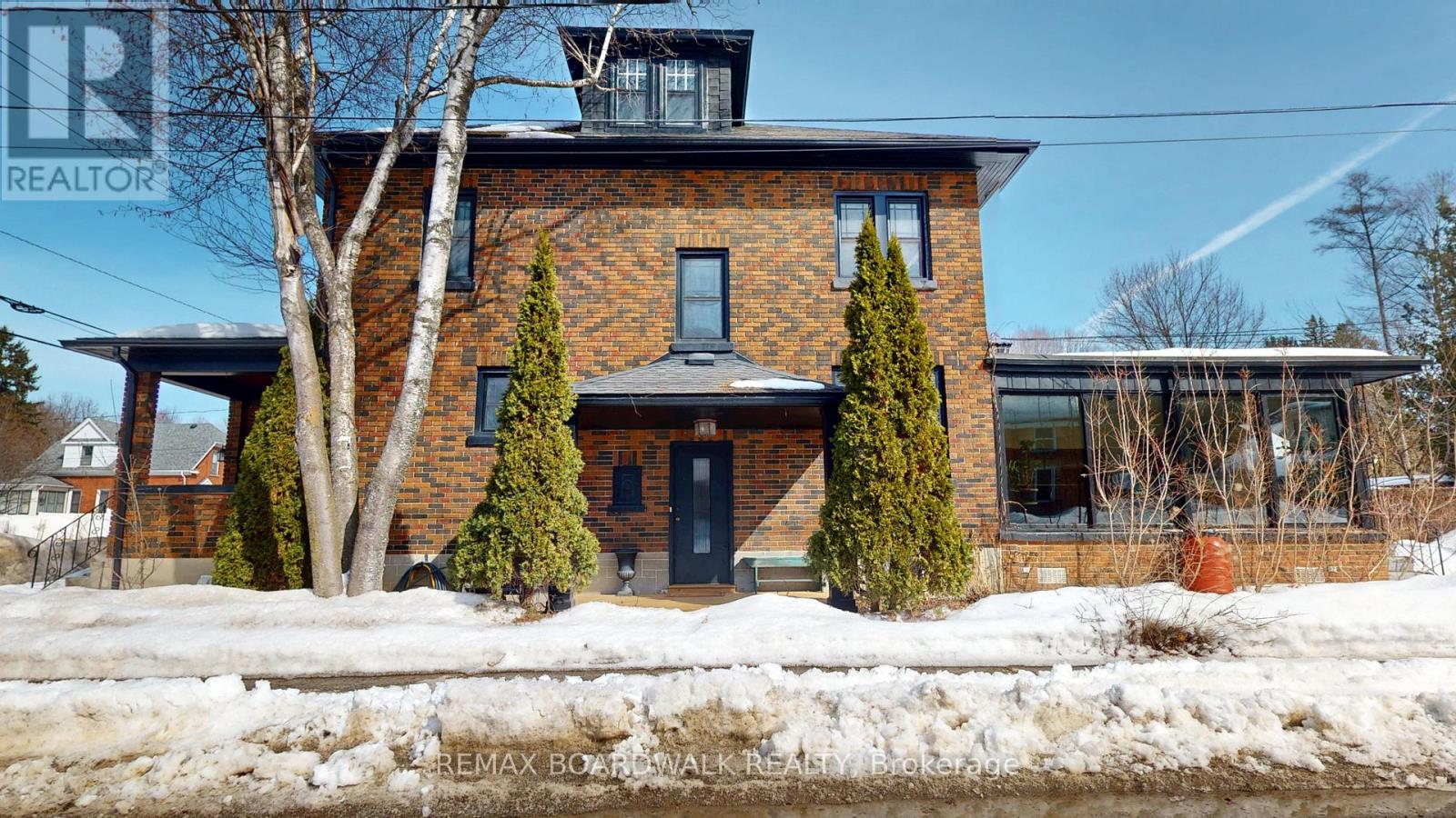 407 King Street W, Brockville, Ontario  K6V 3S8 - Photo 3 - X12862634