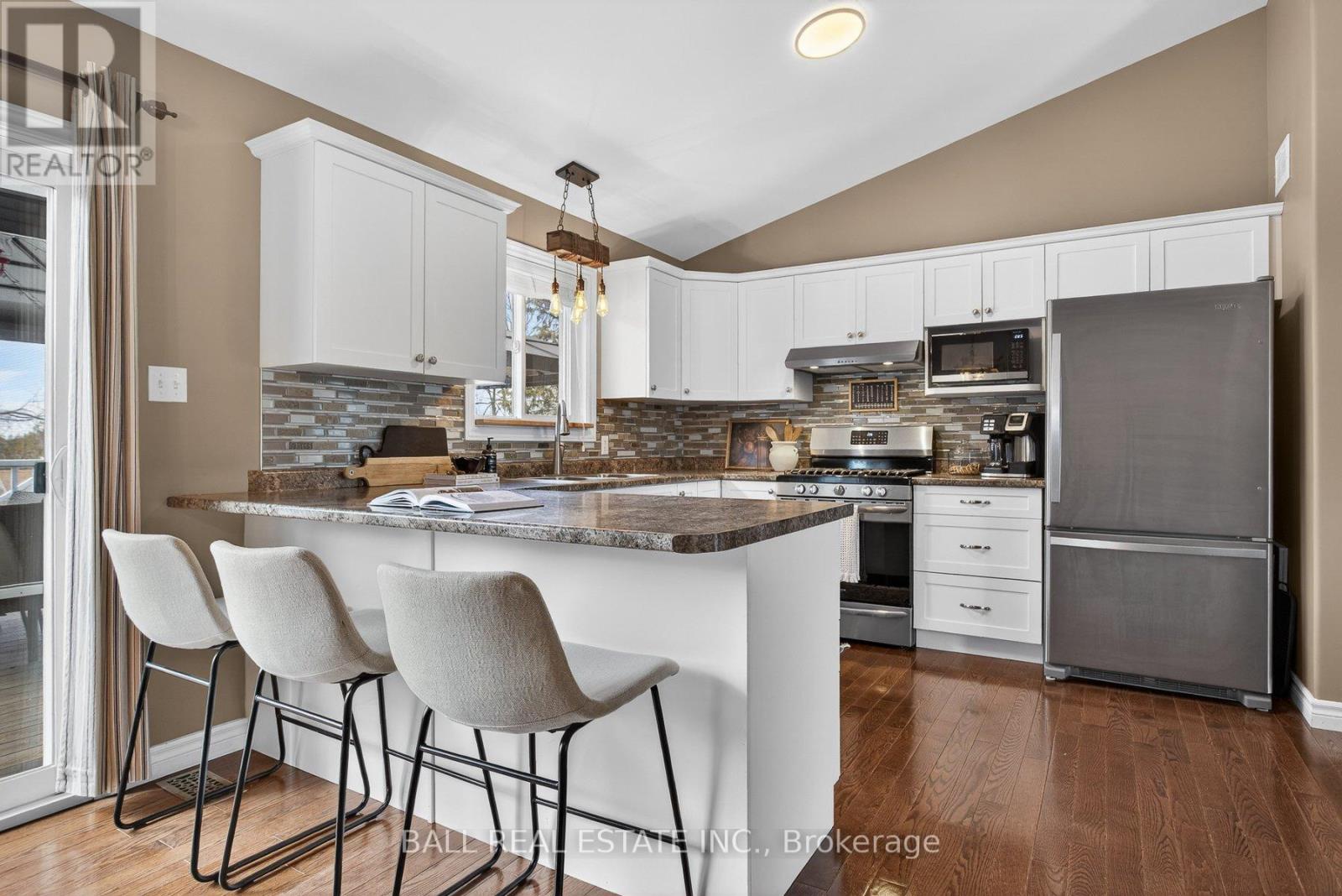 727 Janetville Road, Kawartha Lakes, Ontario  L0B 1K0 - Photo 9 - X12865880