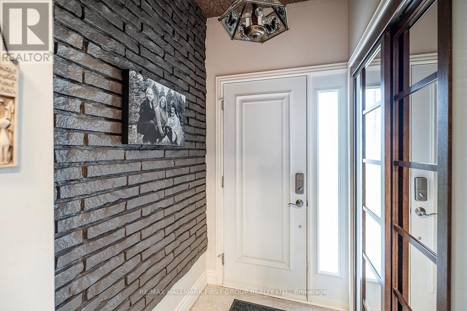 122 Gilson Point Road, Kawartha Lakes, Ontario  K0M 2C0 - Photo 5 - X12865890