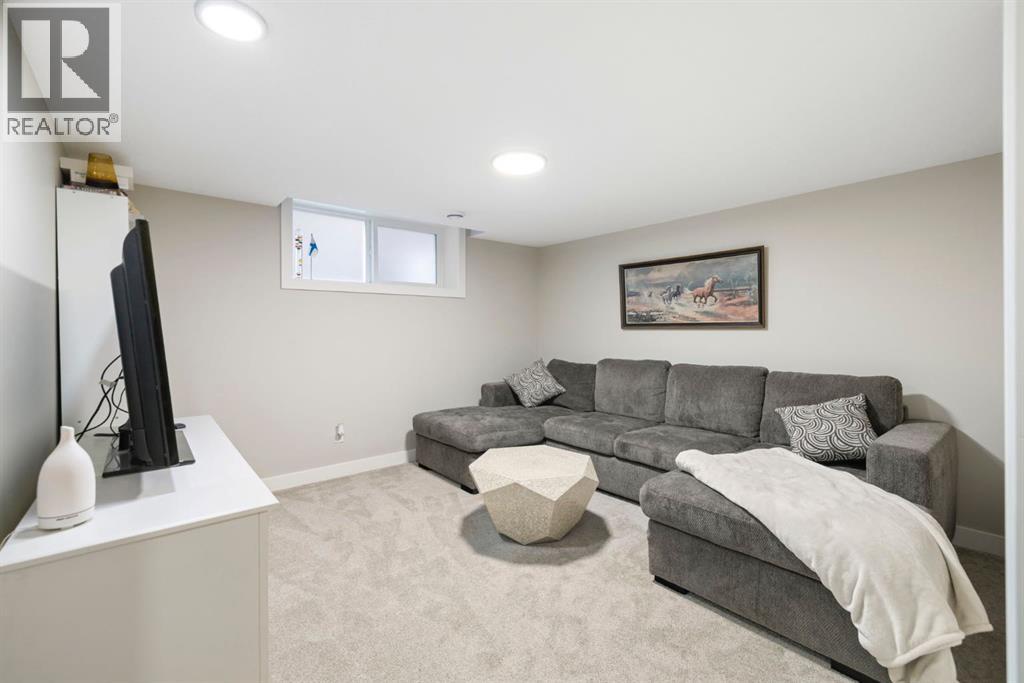 8 Emberside Glen, Cochrane, Alberta  T4C 2L6 - Photo 35 - A2282601