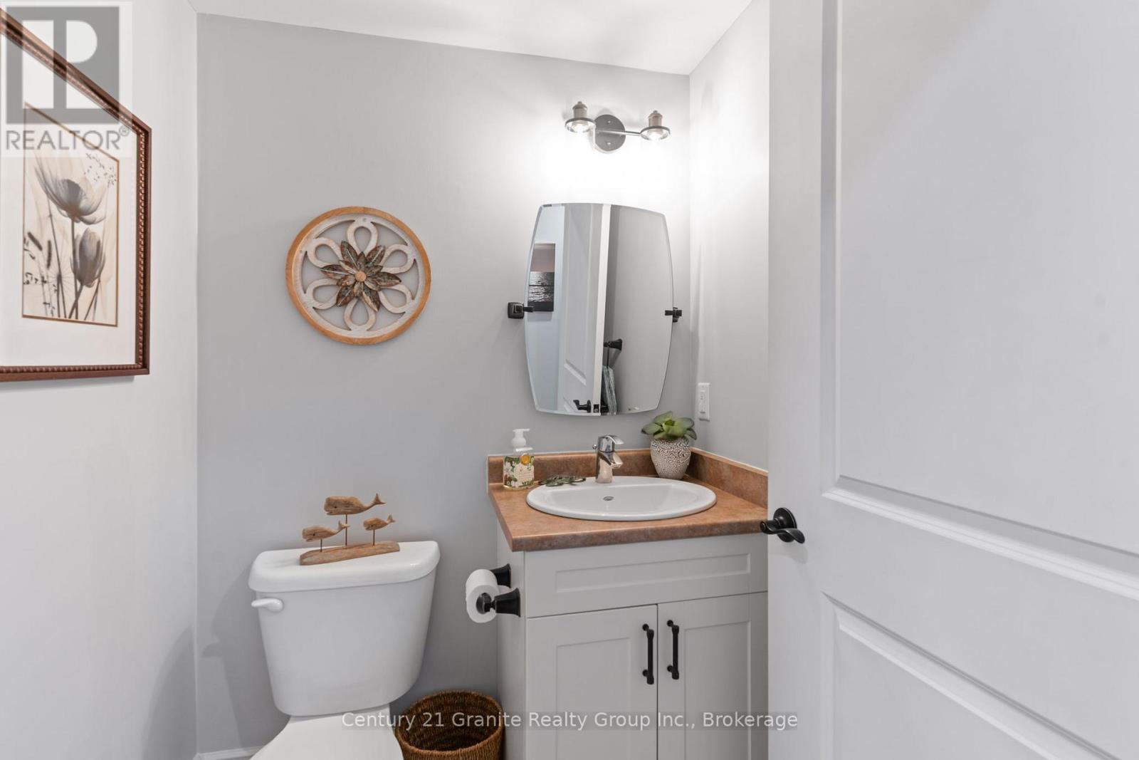 104 - 9 Newcastle Street, Minden Hills, Ontario  K0M 2K0 - Photo 18 - X12865844