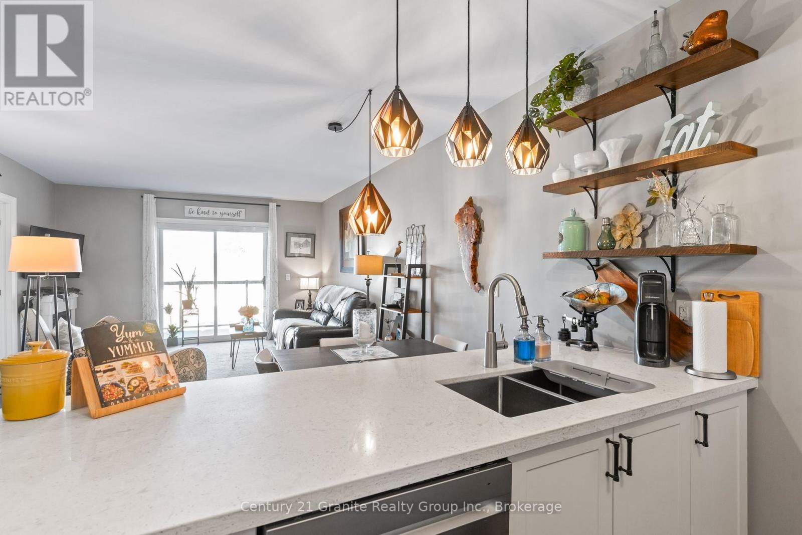 104 - 9 Newcastle Street, Minden Hills, Ontario  K0M 2K0 - Photo 6 - X12865844