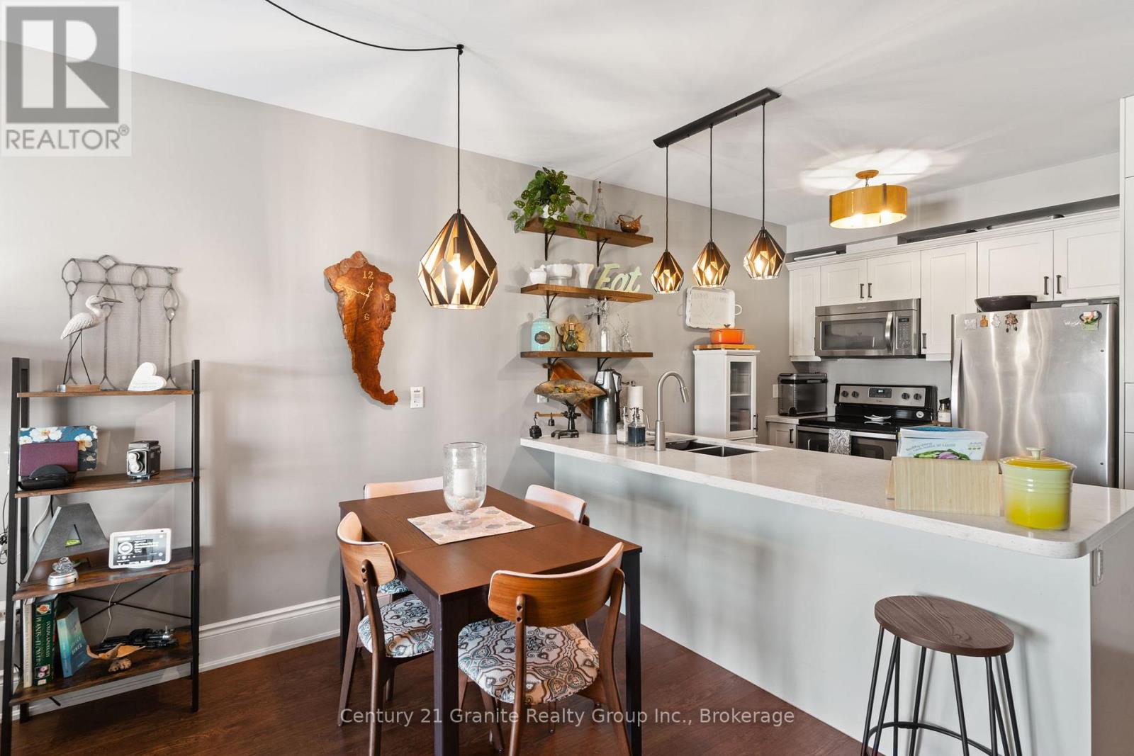 104 - 9 Newcastle Street, Minden Hills, Ontario  K0M 2K0 - Photo 7 - X12865844