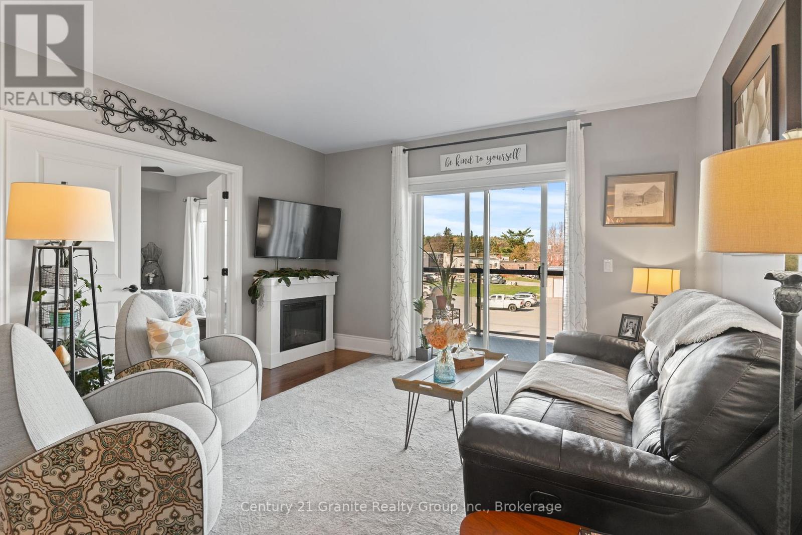 104 - 9 Newcastle Street, Minden Hills, Ontario  K0M 2K0 - Photo 9 - X12865844