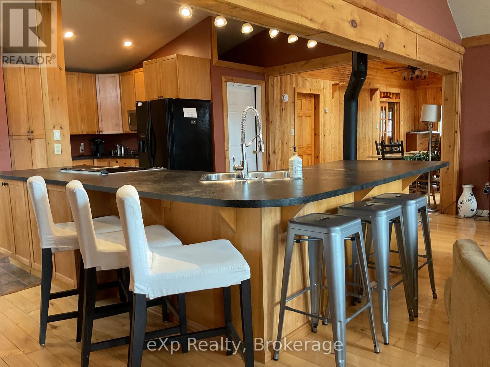 19 Valley Drive, Parry Sound Remote Area, Ontario  P0H 1N0 - Photo 10 - X12865882