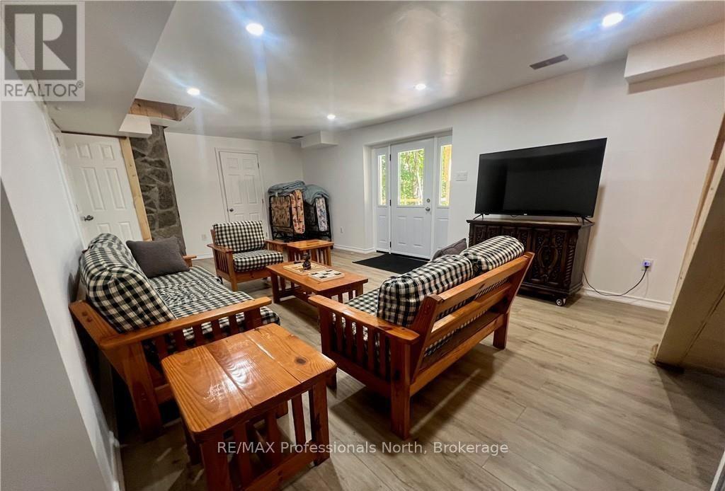 298 Angus Point Road, Machar, Ontario  P0A 1X0 - Photo 34 - X12865904