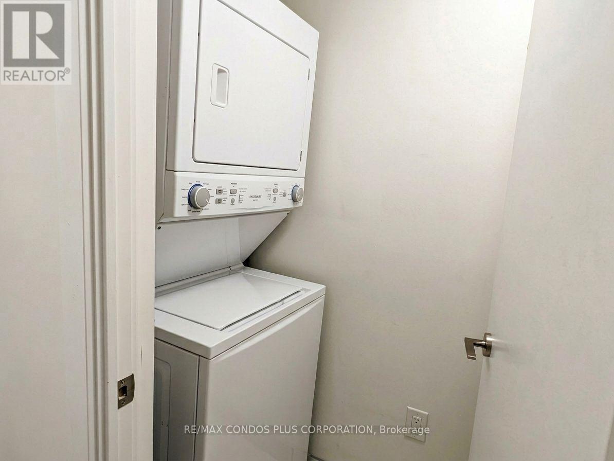 1617 - 158 Front Street E, Toronto, Ontario  M5A 0K9 - Photo 11 - C12864302