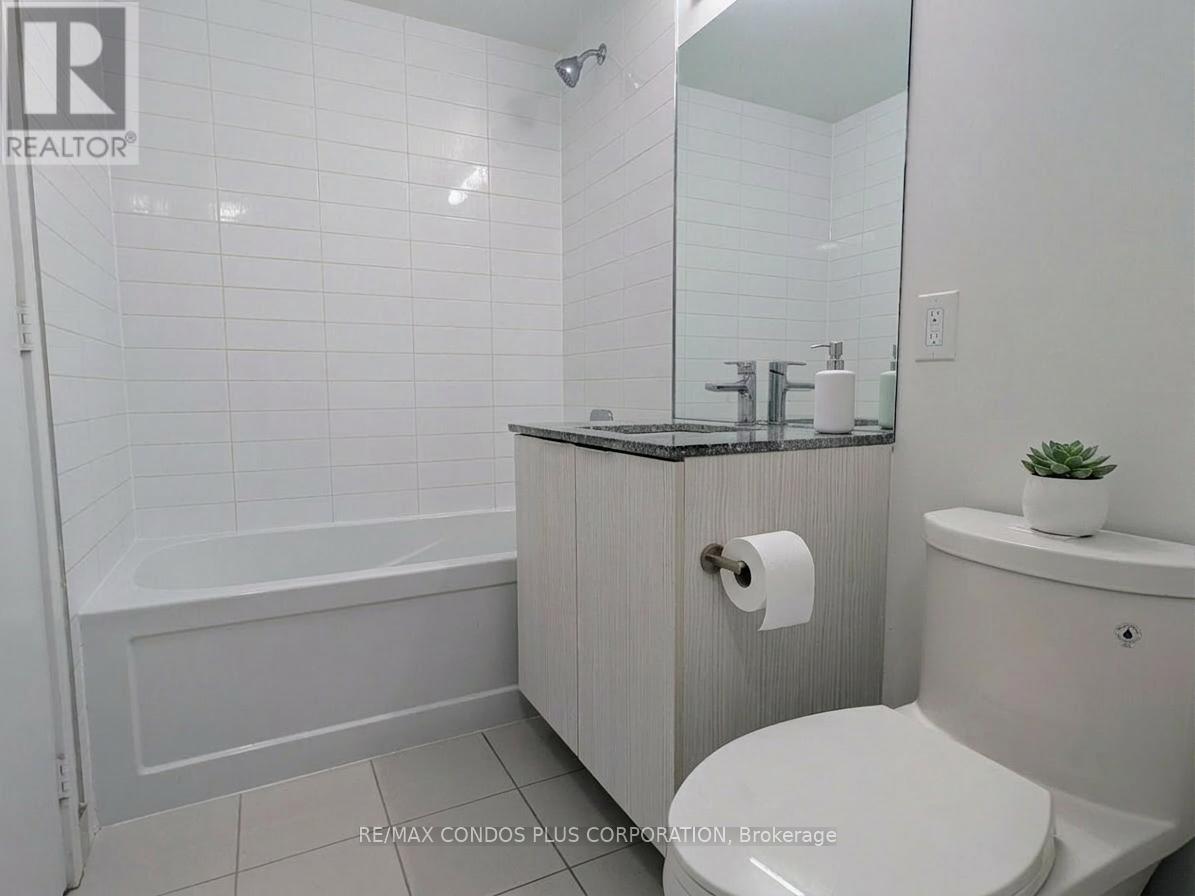 1617 - 158 Front Street E, Toronto, Ontario  M5A 0K9 - Photo 10 - C12864302