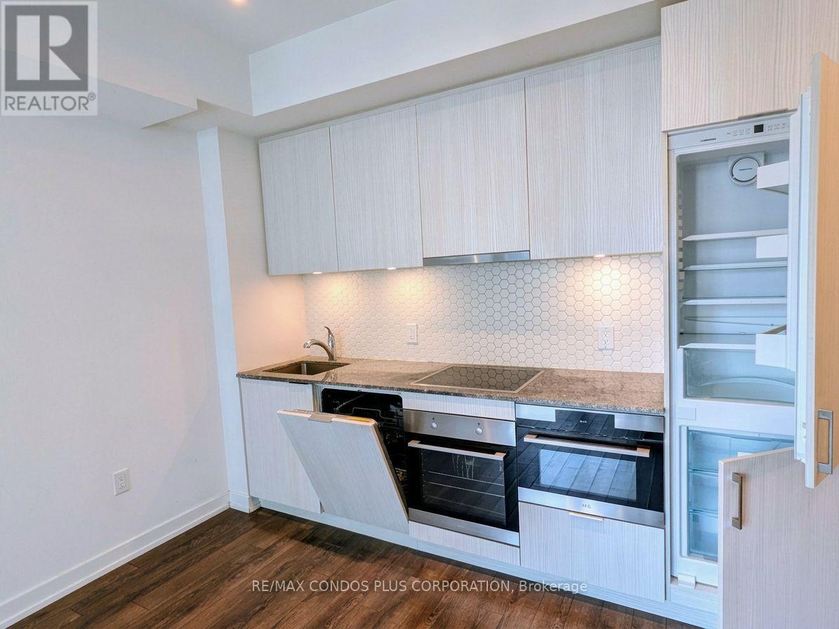 1617 - 158 Front Street E, Toronto, Ontario  M5A 0K9 - Photo 6 - C12864302