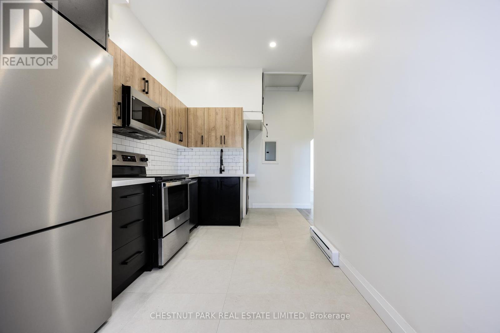 2 - 414 1/2 Spadina Avenue, Toronto, Ontario  M5T 2G7 - Photo 14 - C12865906