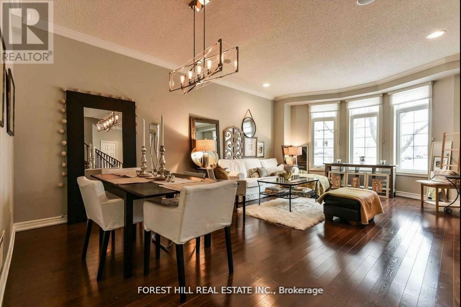 10 HORSHAM AVENUE, Toronto, Ontario