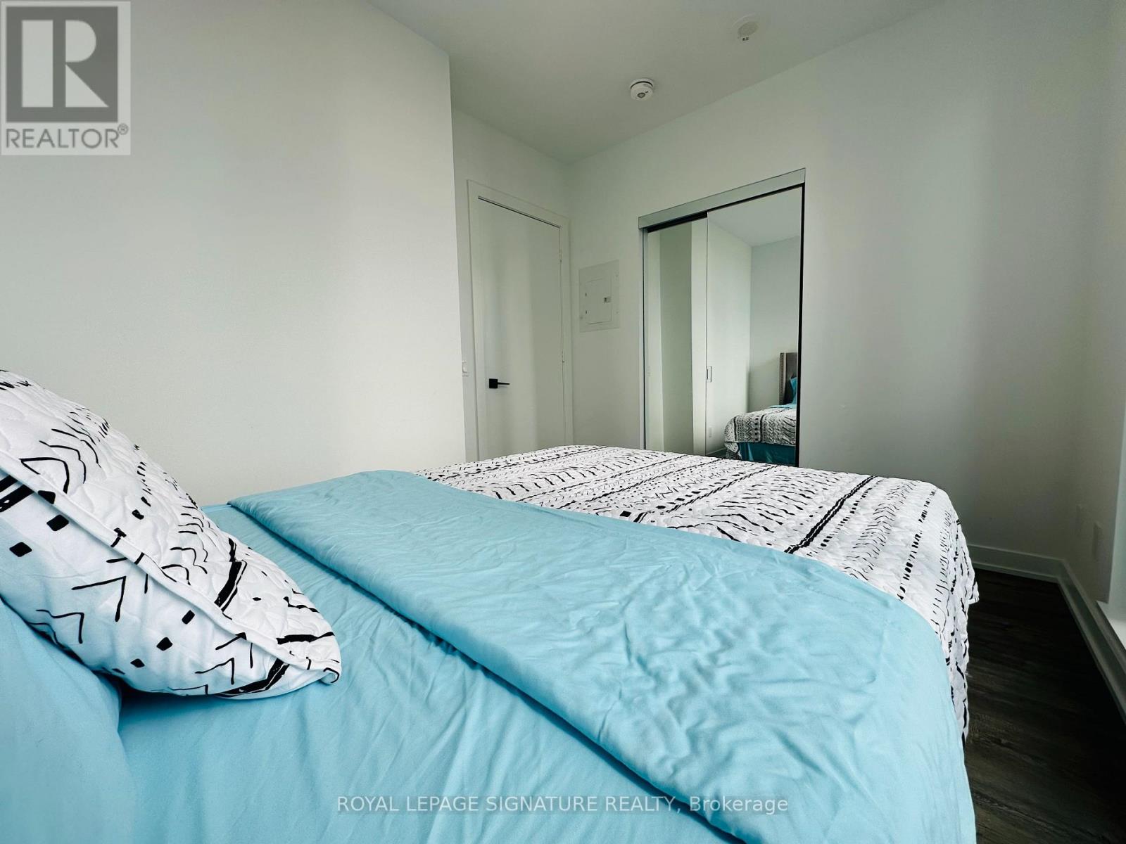 2602 - 327 King Street W, Toronto, Ontario  M5V 0W7 - Photo 10 - C12866102