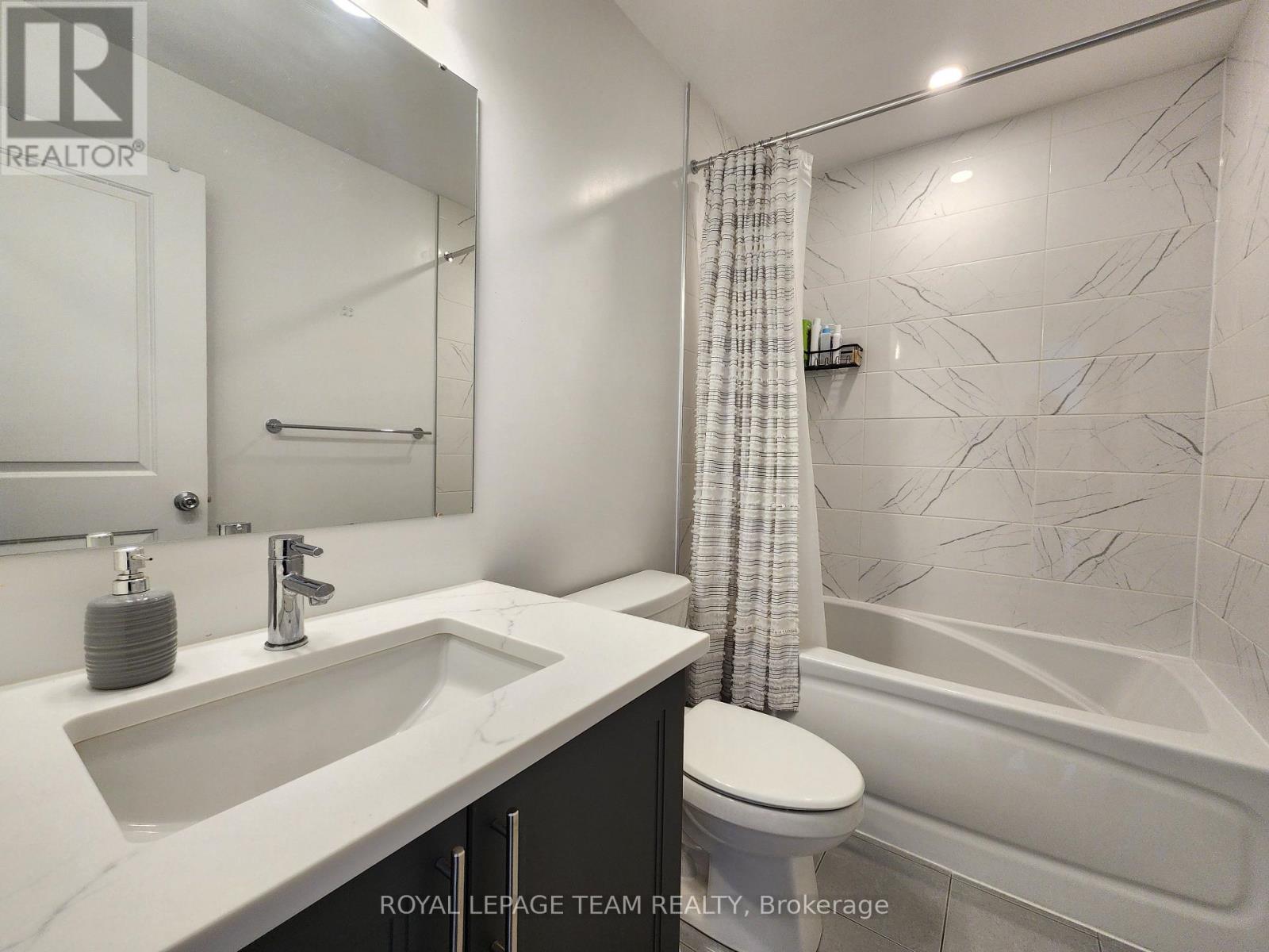 I - 380 Rolling Meadows Crescent, Ottawa, Ontario  K1W 0A7 - Photo 12 - X12856076