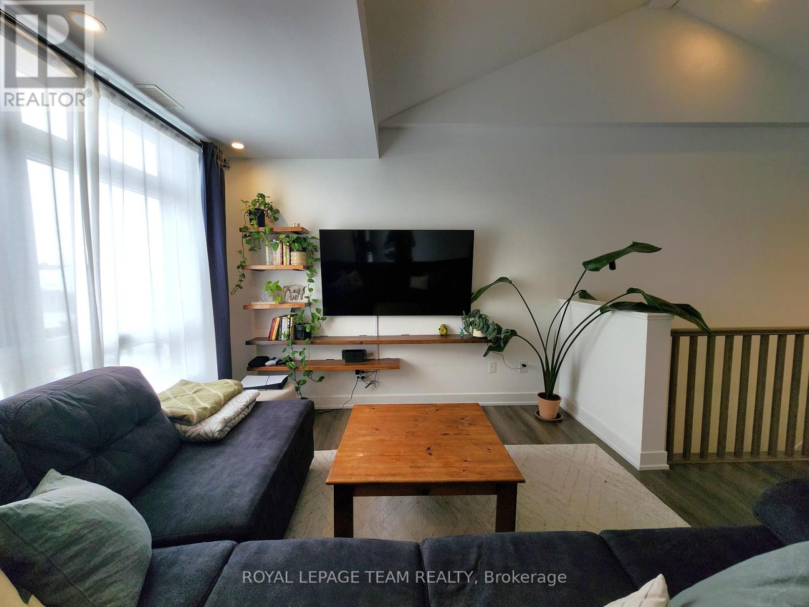 I - 380 Rolling Meadows Crescent, Ottawa, Ontario  K1W 0A7 - Photo 10 - X12856076