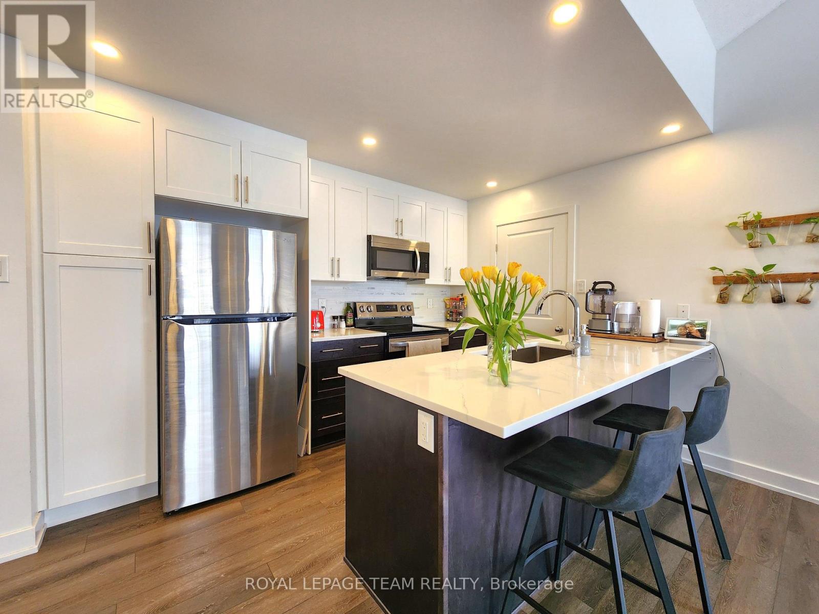 I - 380 Rolling Meadows Crescent, Ottawa, Ontario  K1W 0A7 - Photo 2 - X12856076