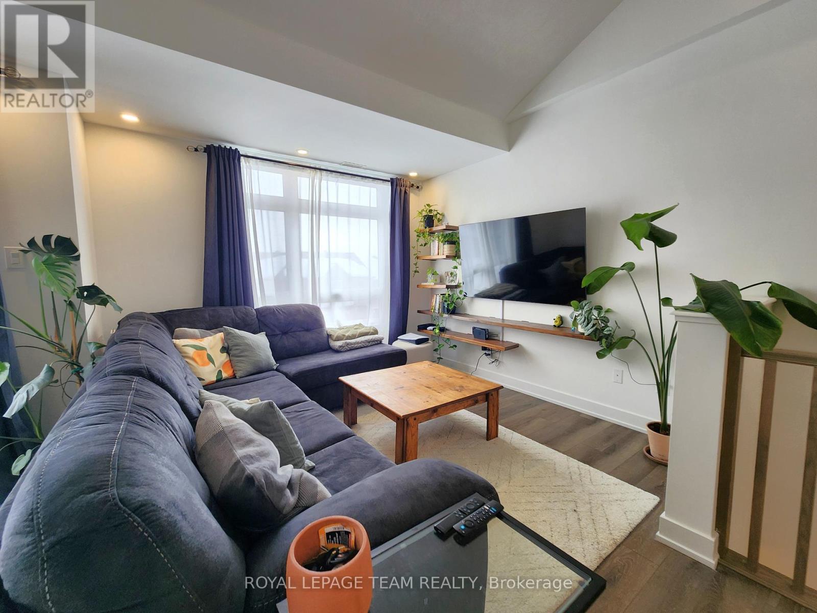 I - 380 Rolling Meadows Crescent, Ottawa, Ontario  K1W 0A7 - Photo 9 - X12856076