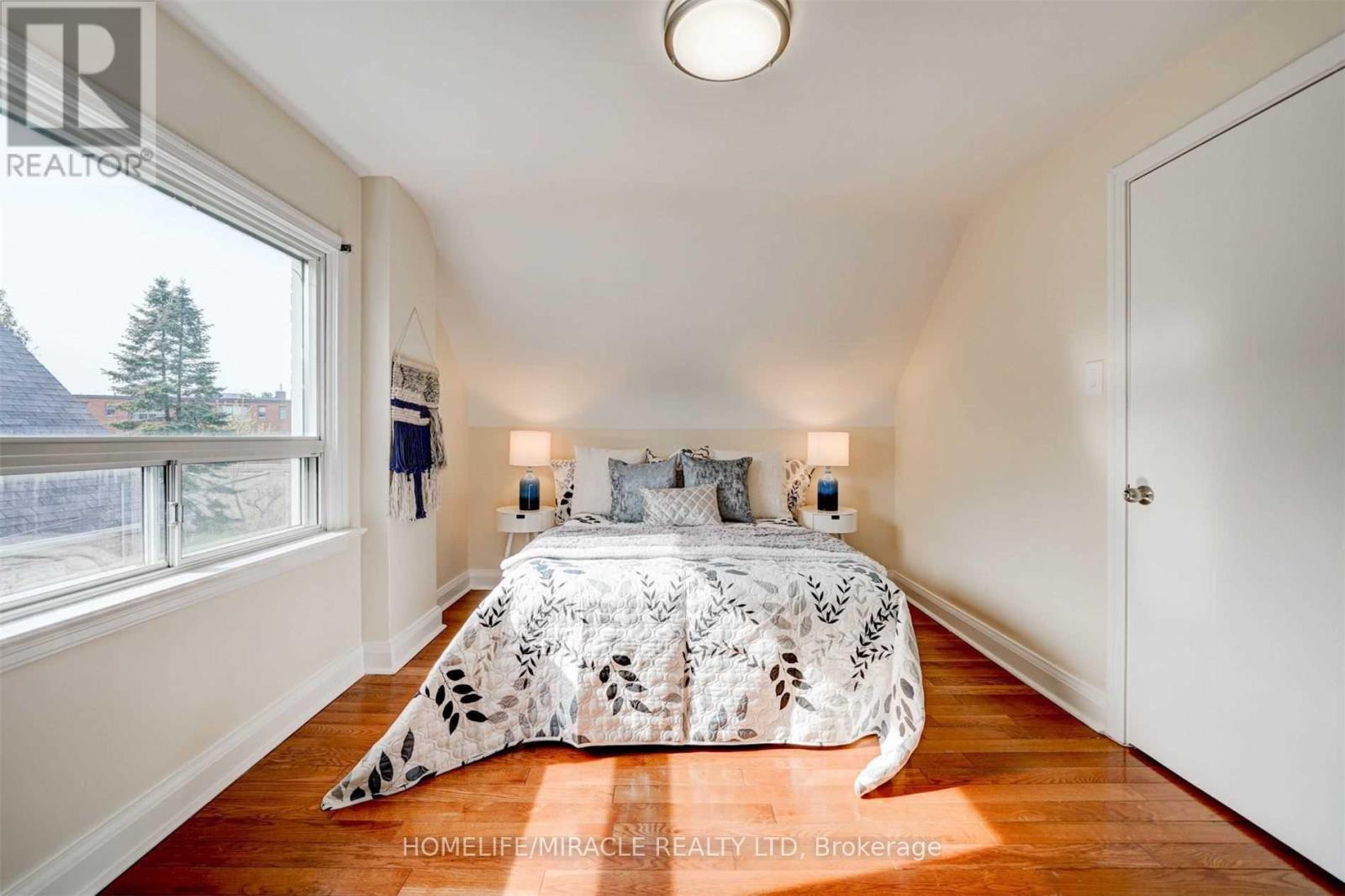 Main&se - 10 Sundridge Drive, Toronto, Ontario  M1L 2J3 - Photo 16 - E12865974