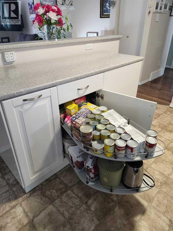 10 Patterson Crescent, Red Deer, Alberta  T4P 1J5 - Photo 12 - A2290413