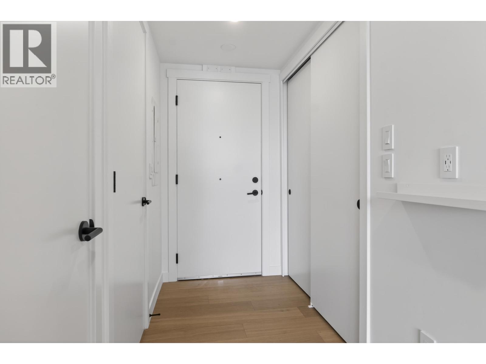 406 6485 Manitoba Street, Vancouver, British Columbia  V5Y 0P7 - Photo 3 - R3089481