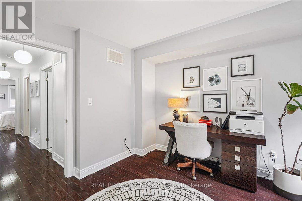 25 Ruby Lang Lane, Toronto, Ontario  M8Z 0B8 - Photo 24 - W12865816