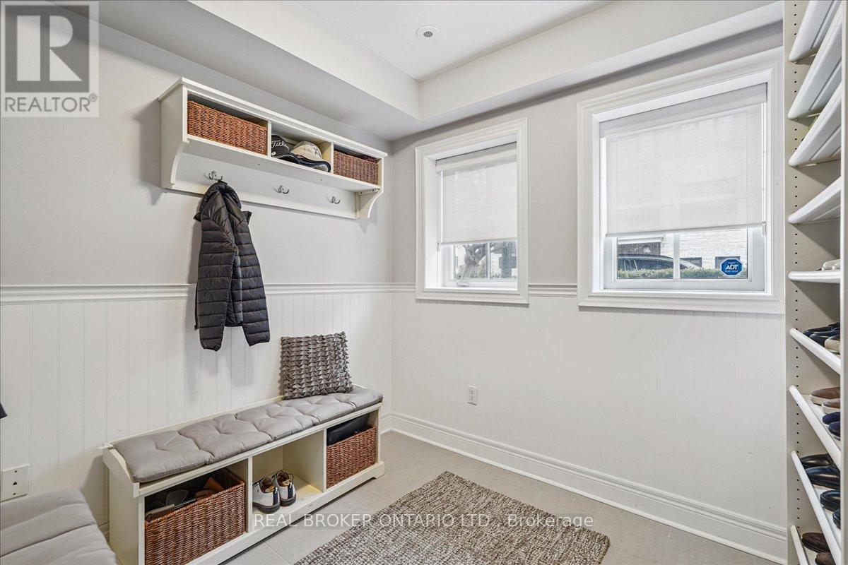 25 Ruby Lang Lane, Toronto, Ontario  M8Z 0B8 - Photo 4 - W12865816