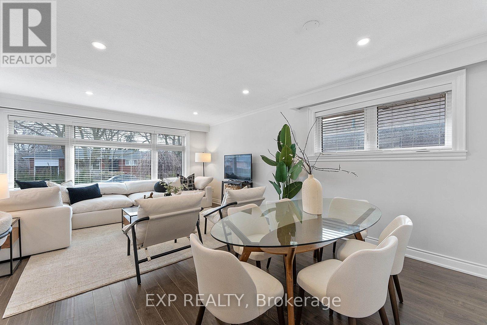 39 Hobden Place, Toronto, Ontario  M9R 3R6 - Photo 12 - W12865840