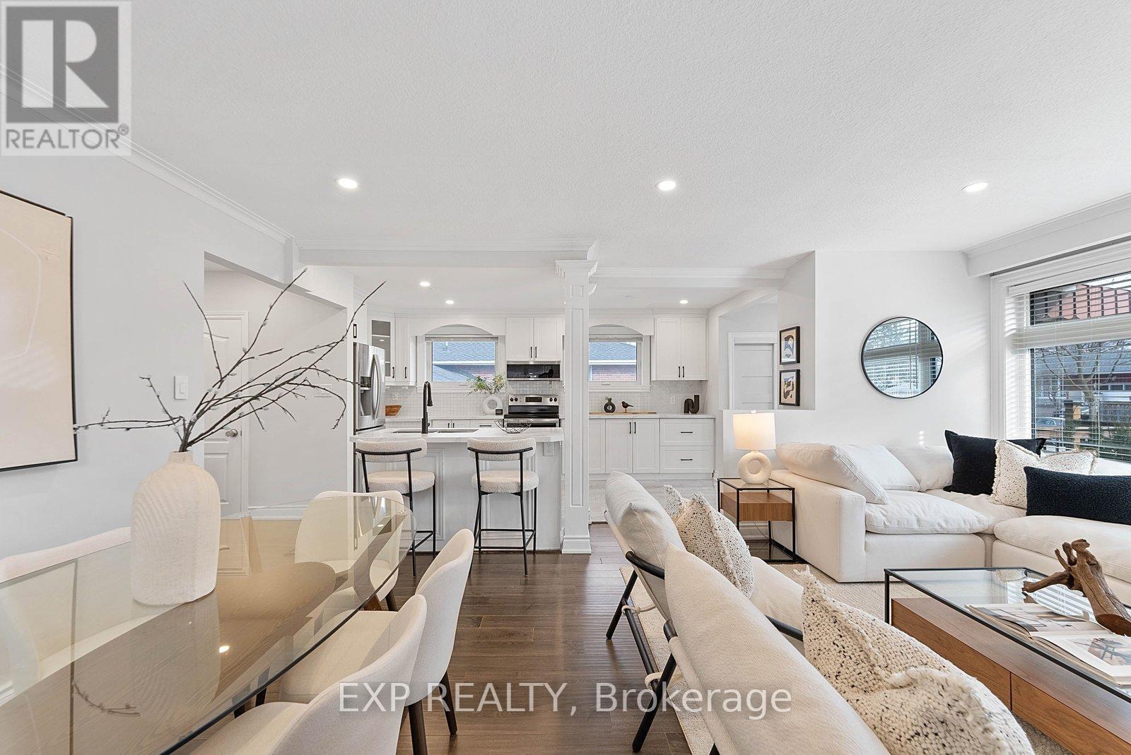 39 Hobden Place, Toronto, Ontario  M9R 3R6 - Photo 13 - W12865840