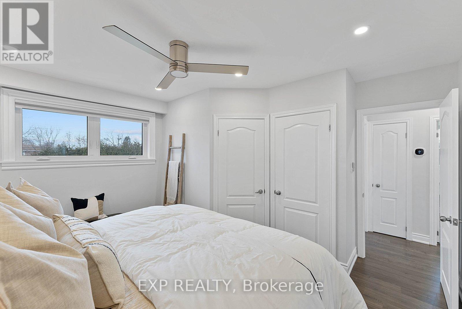 39 Hobden Place, Toronto, Ontario  M9R 3R6 - Photo 15 - W12865840