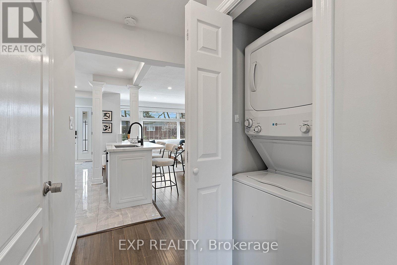 39 Hobden Place, Toronto, Ontario  M9R 3R6 - Photo 24 - W12865840