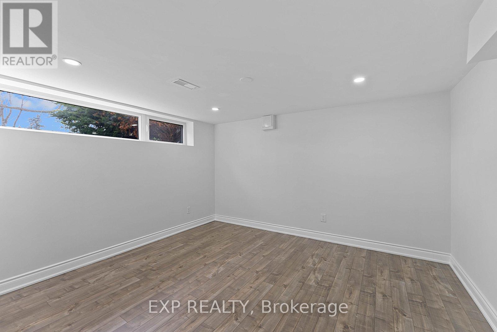 39 Hobden Place, Toronto, Ontario  M9R 3R6 - Photo 31 - W12865840