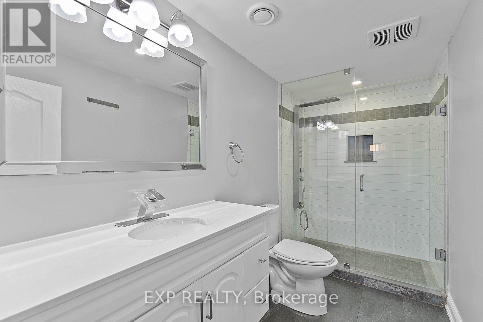 39 Hobden Place, Toronto, Ontario  M9R 3R6 - Photo 37 - W12865840