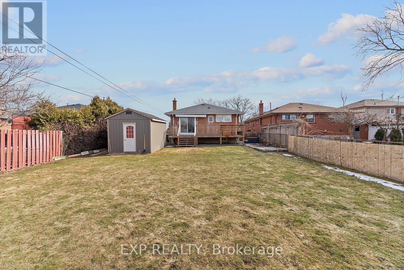 39 Hobden Place, Toronto, Ontario  M9R 3R6 - Photo 46 - W12865840