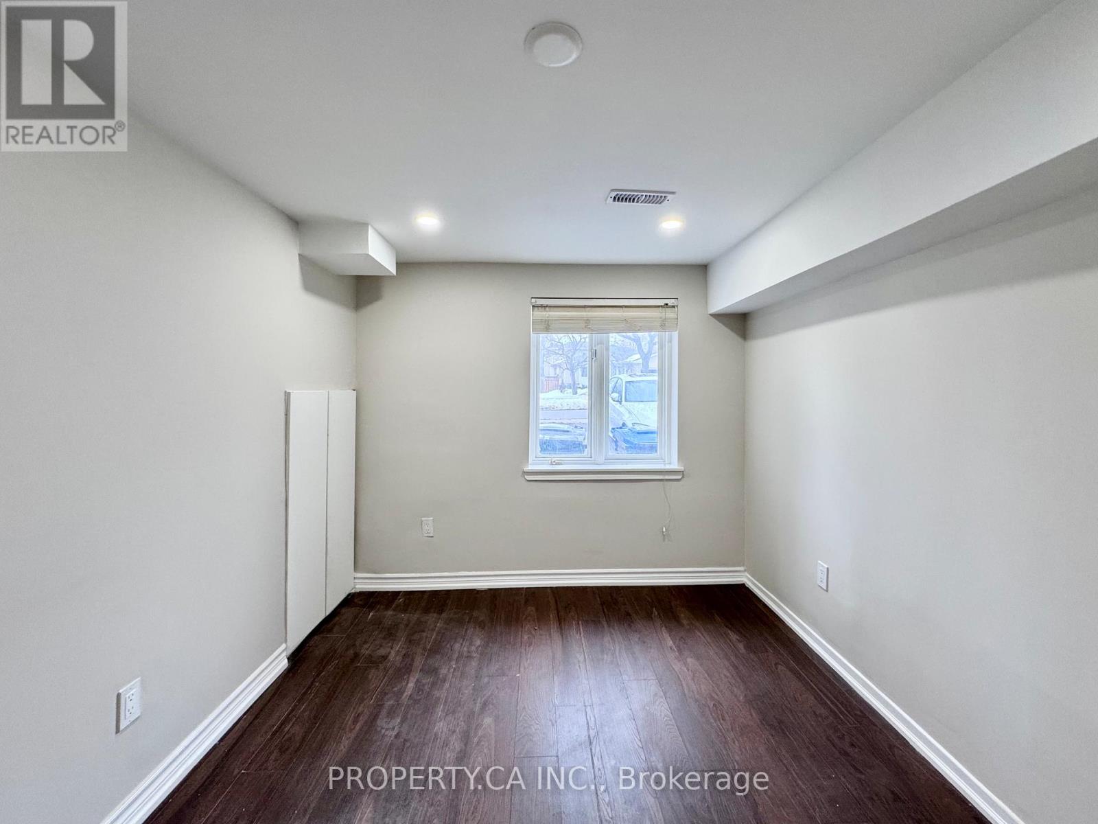 Lower - 2221 Buttonbush Crescent, Mississauga, Ontario  L5L 1C4 - Photo 10 - W12865842