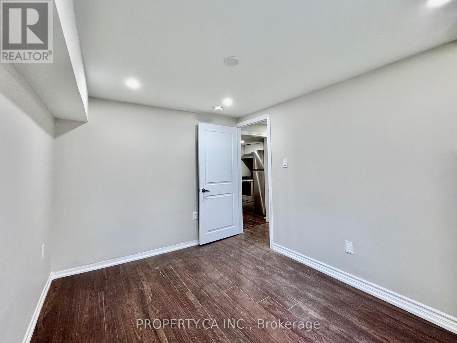 Lower - 2221 Buttonbush Crescent, Mississauga, Ontario  L5L 1C4 - Photo 11 - W12865842