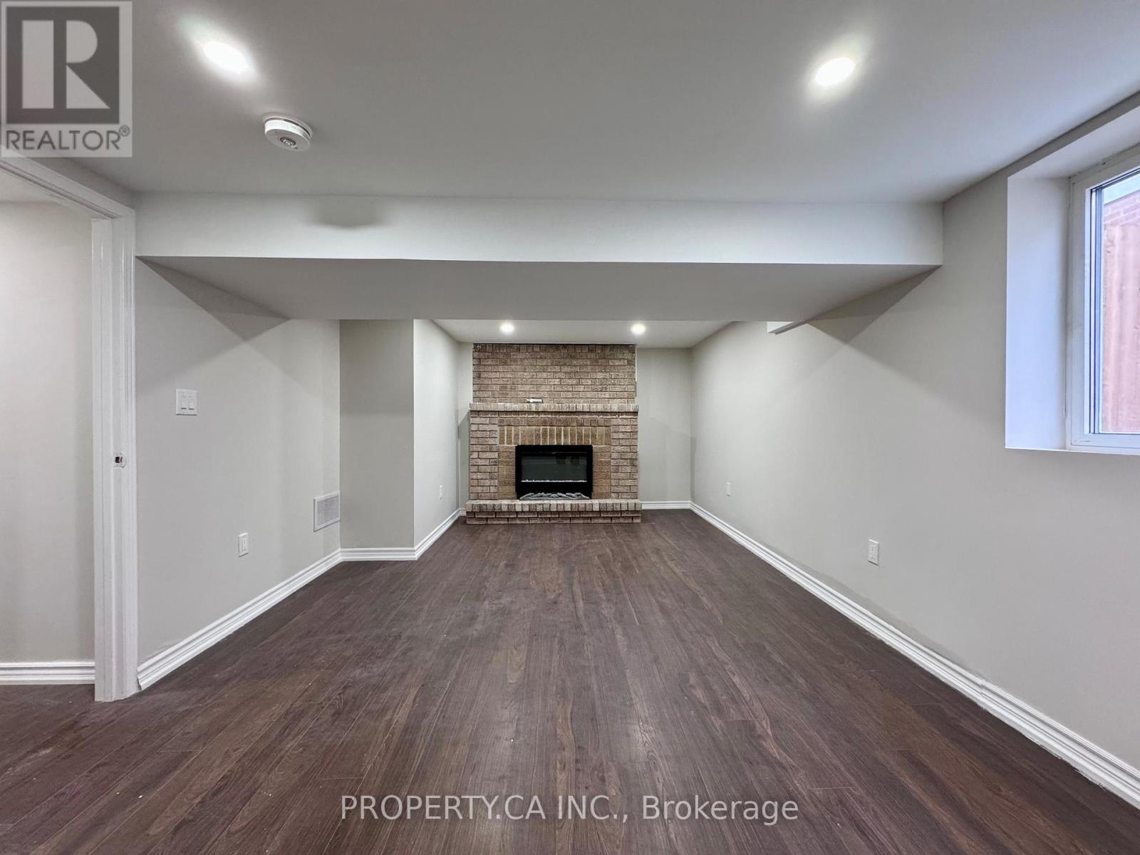 Lower - 2221 Buttonbush Crescent, Mississauga, Ontario  L5L 1C4 - Photo 2 - W12865842