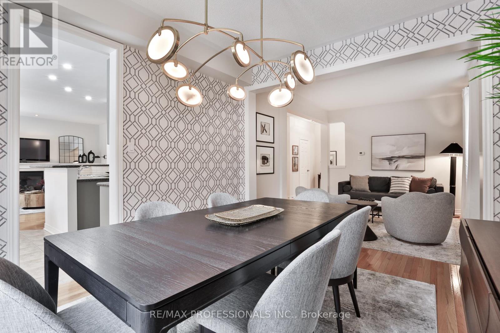 29 Callisto Court, Mississauga, Ontario  L5M 0A1 - Photo 11 - W12865972