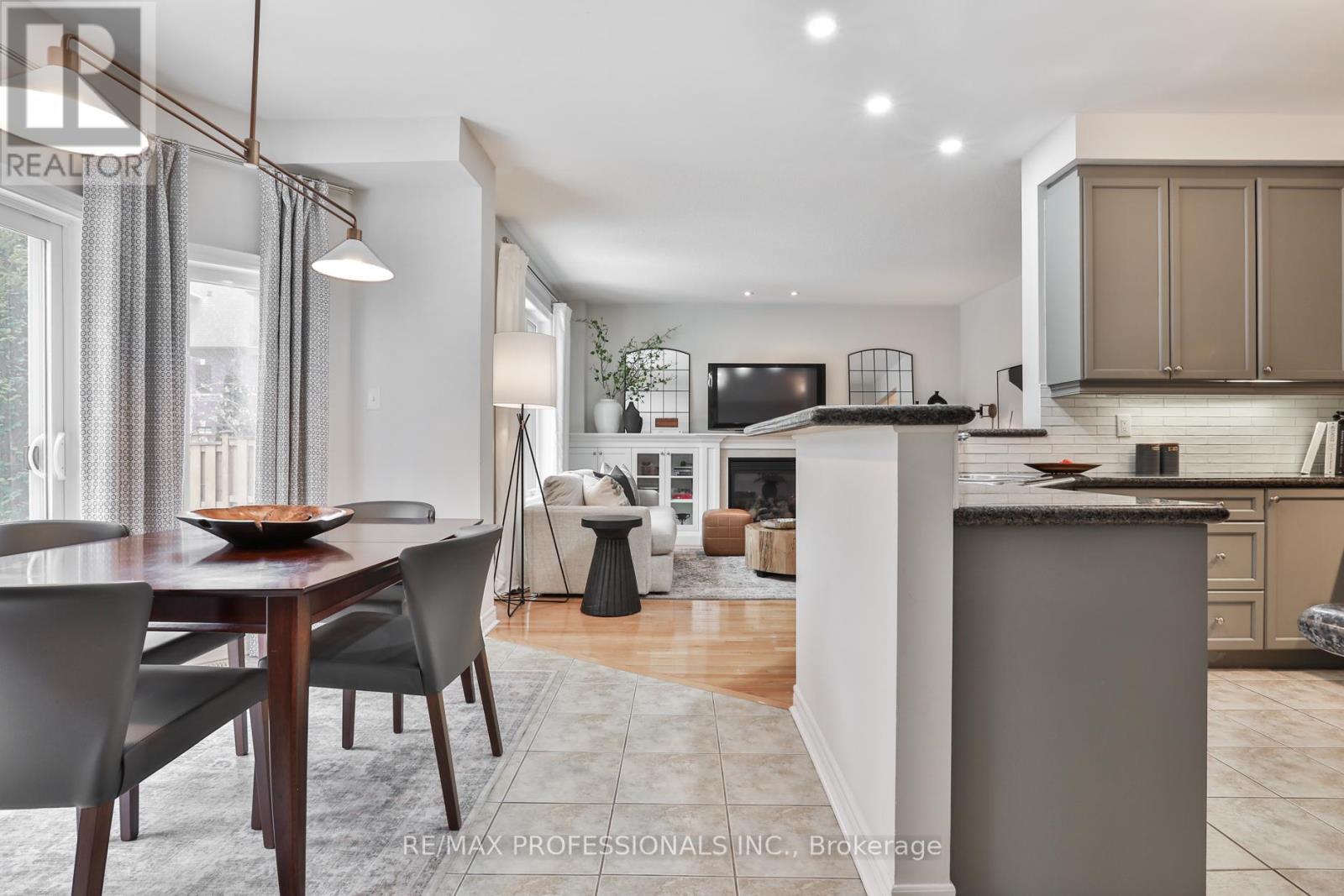 29 Callisto Court, Mississauga, Ontario  L5M 0A1 - Photo 16 - W12865972