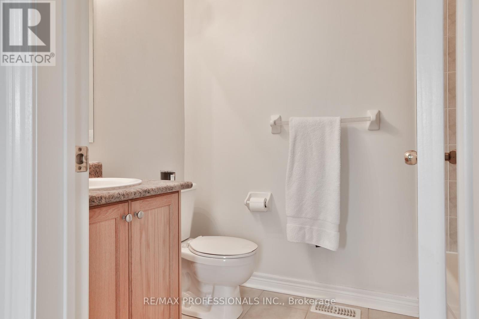 29 Callisto Court, Mississauga, Ontario  L5M 0A1 - Photo 34 - W12865972