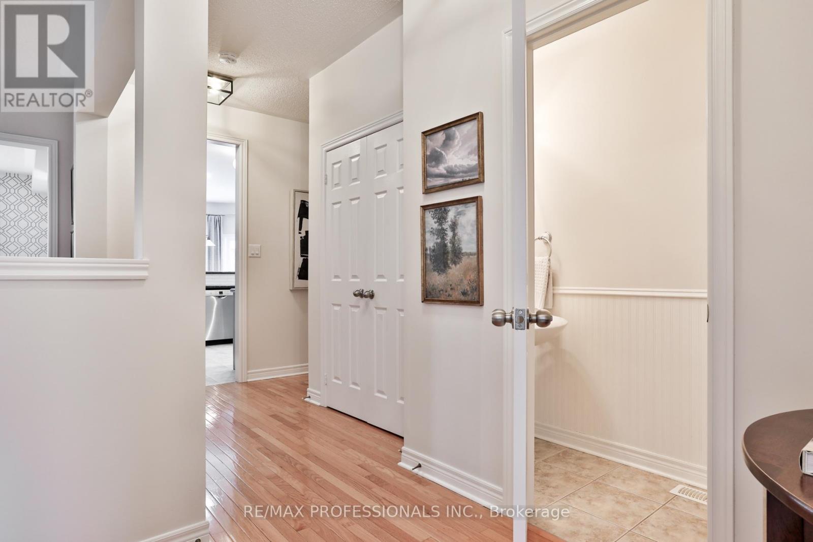 29 Callisto Court, Mississauga, Ontario  L5M 0A1 - Photo 48 - W12865972