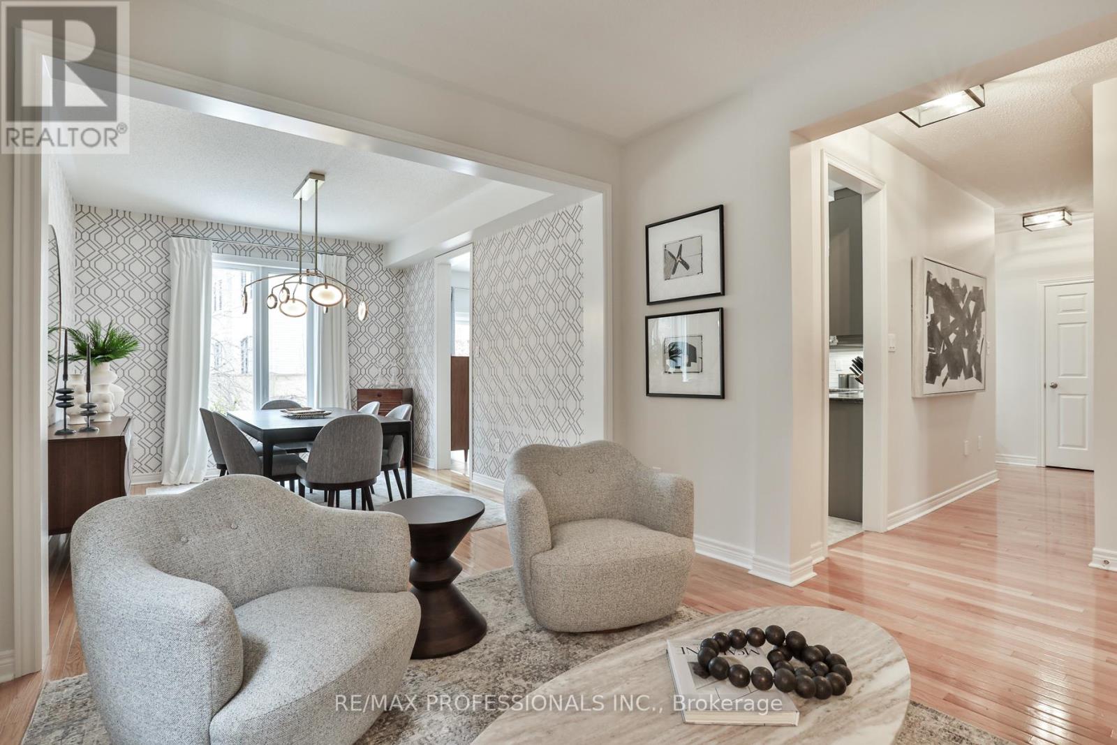 29 Callisto Court, Mississauga, Ontario  L5M 0A1 - Photo 9 - W12865972