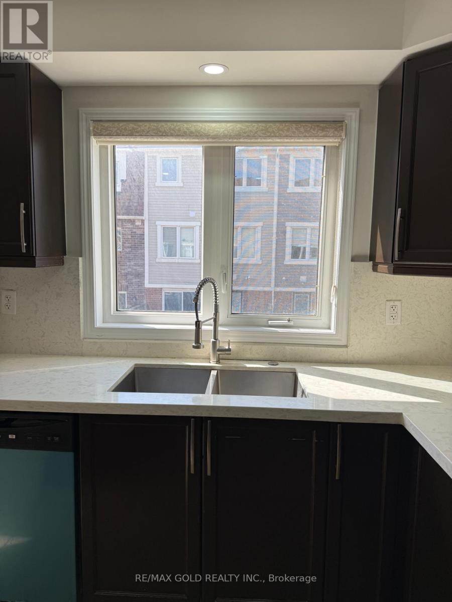 6 Stemford Road, Brampton, Ontario  L7A 0S5 - Photo 10 - W12866084