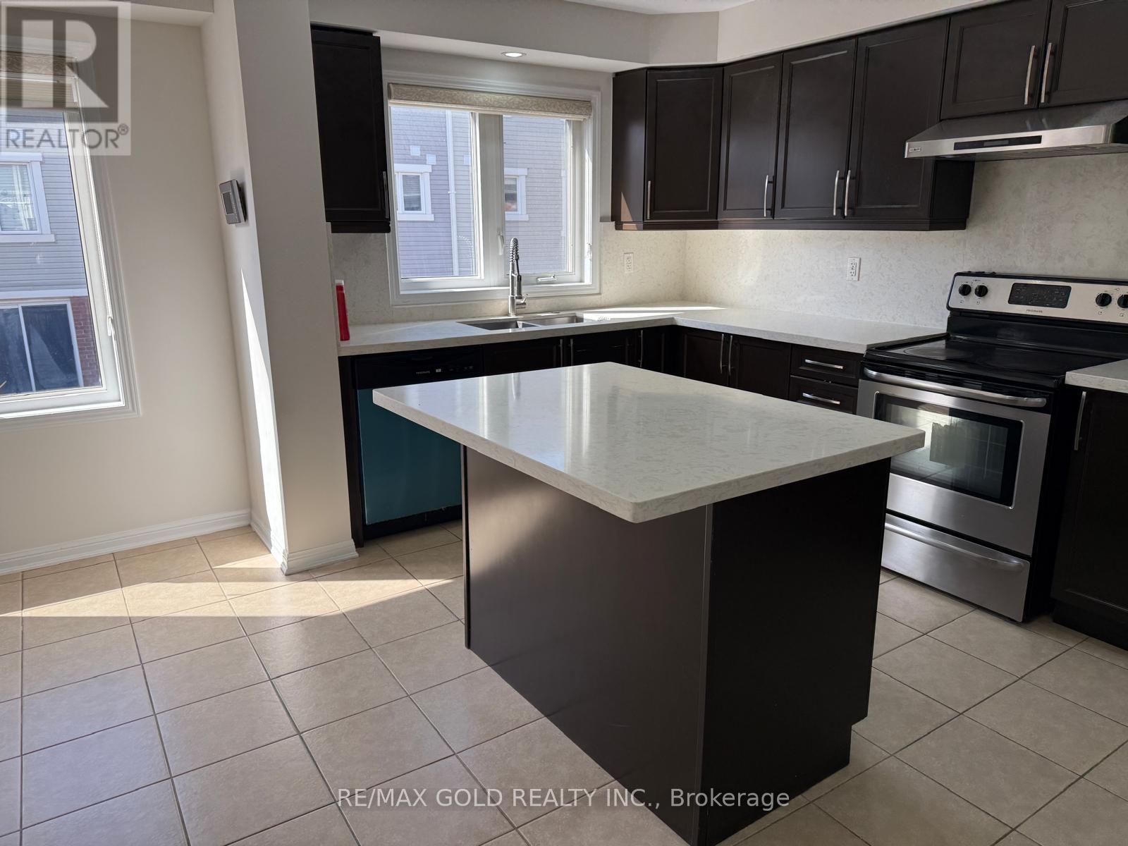 6 Stemford Road, Brampton, Ontario  L7A 0S5 - Photo 8 - W12866084